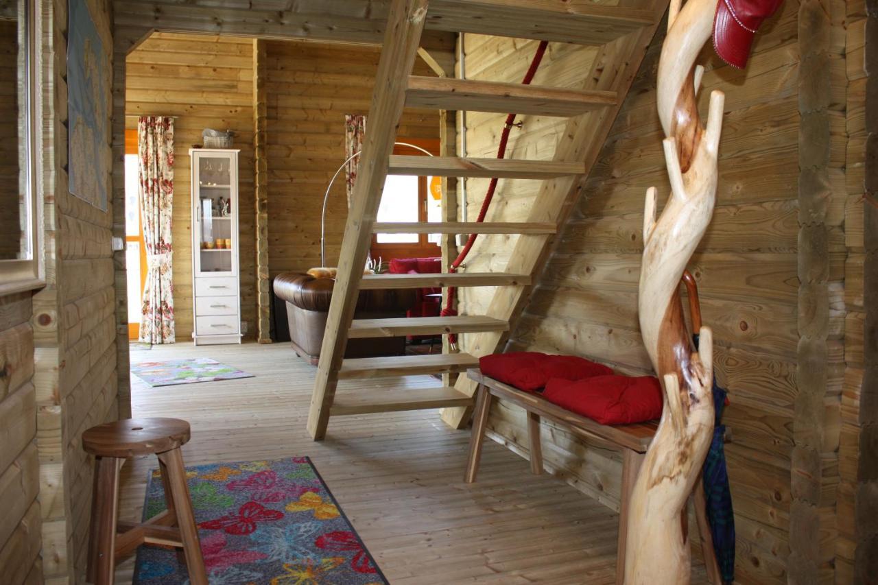 Villa Emilia - Gemuetliches Kinderfreundliches Blockhaus Mit Umzaeuntem Garten Sint-Annaland Exterior foto