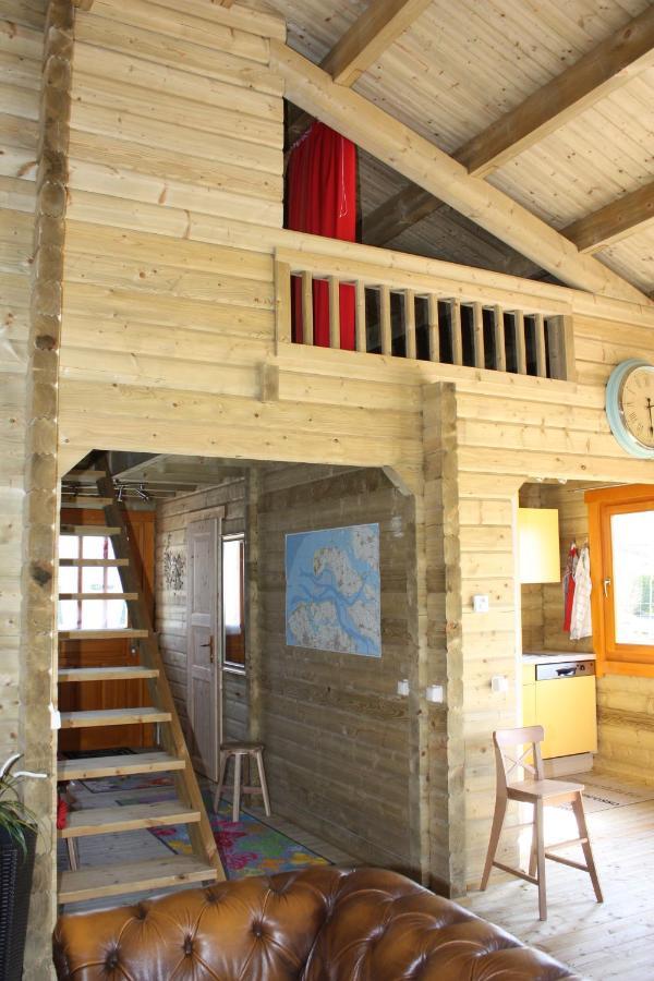 Villa Emilia - Gemuetliches Kinderfreundliches Blockhaus Mit Umzaeuntem Garten Sint-Annaland Exterior foto