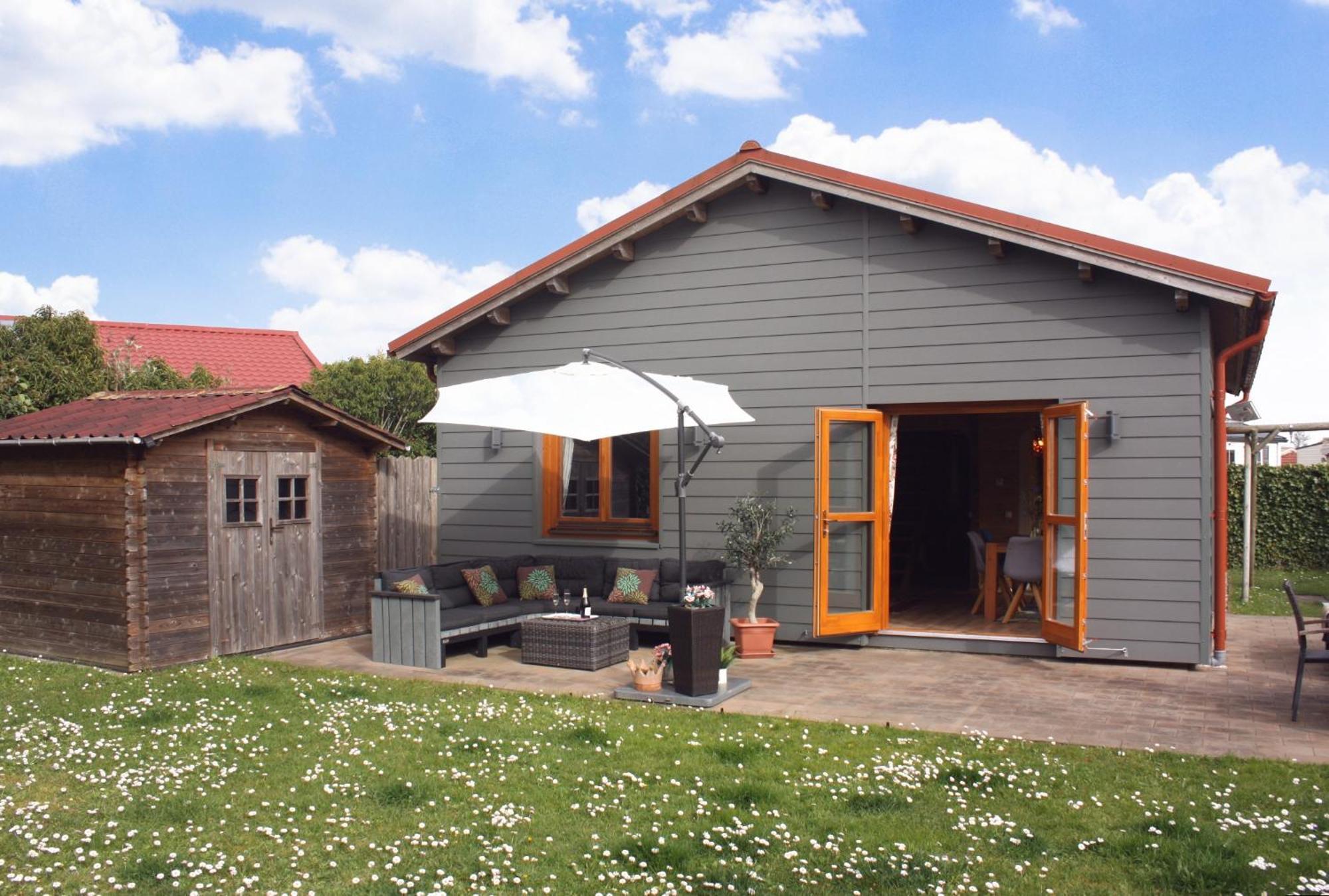 Villa Emilia - Gemuetliches Kinderfreundliches Blockhaus Mit Umzaeuntem Garten Sint-Annaland Exterior foto